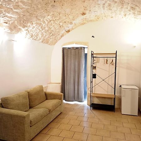 Minuetto 73 Apartment Ostuni Bagian luar foto
